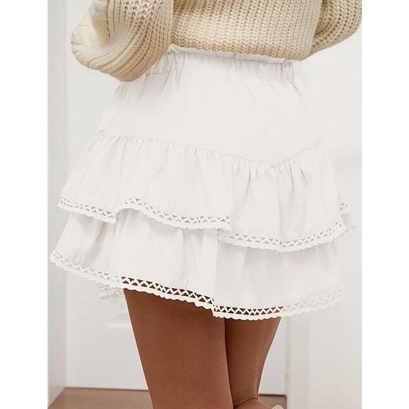 NWT ~ White Flowy Mini Skirt Skorts Ruffle Tiered Crochet Trim ~ Women's Size XL - Picture 2 of 4